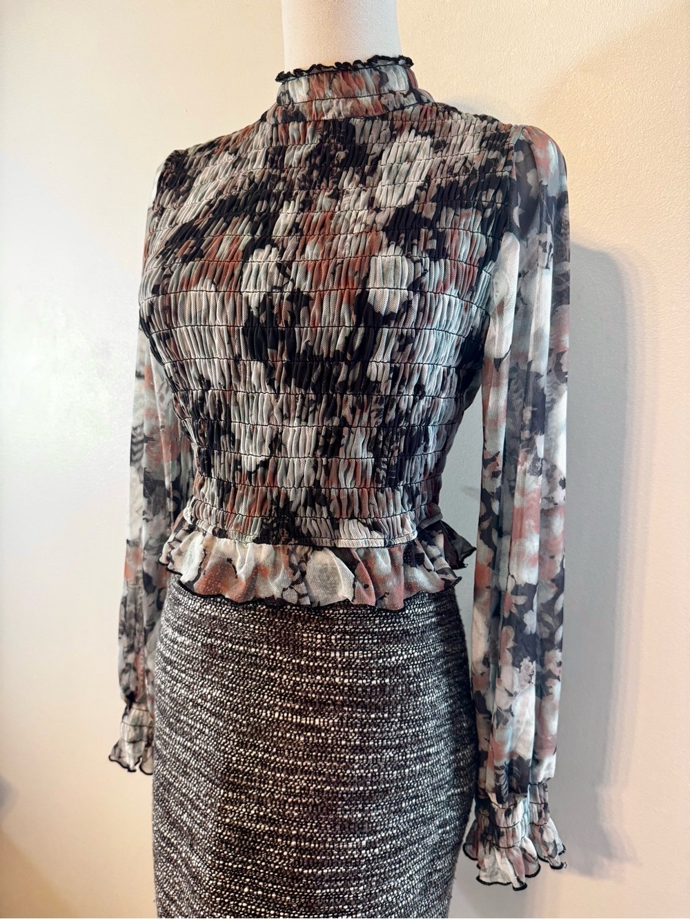 Coco + Jaimeson Floral Mesh Smocked Ruffle Long Sleeve LIKE NEW